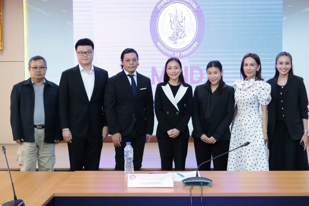 พร้อมนำข้อเสนอจากภาคธุรกิจมาประกอบการพิจารณากำหนดแนวทางแก้ไขปัญหาและพัฒนามาตรการให้สอดคล้องกับสภาพเศรษฐกิจและบริบทการแข่งขันในปัจจุบัน