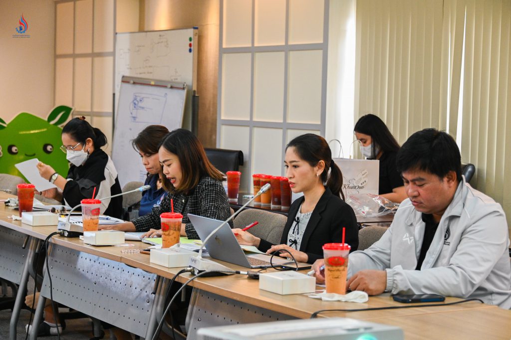 ที่ประชุมร่วมพิจารณาการดำเนินการเกี่ยวกับการประกันภัยความเสี่ยงภัยทรัพย์สินของศูนย์ฯ รวมถึงติดตามการดำเนินงานแผนปรับปรุงและพัฒนาศูนย์ฯ ฉบับปรับปรุงครั้งที่ 6