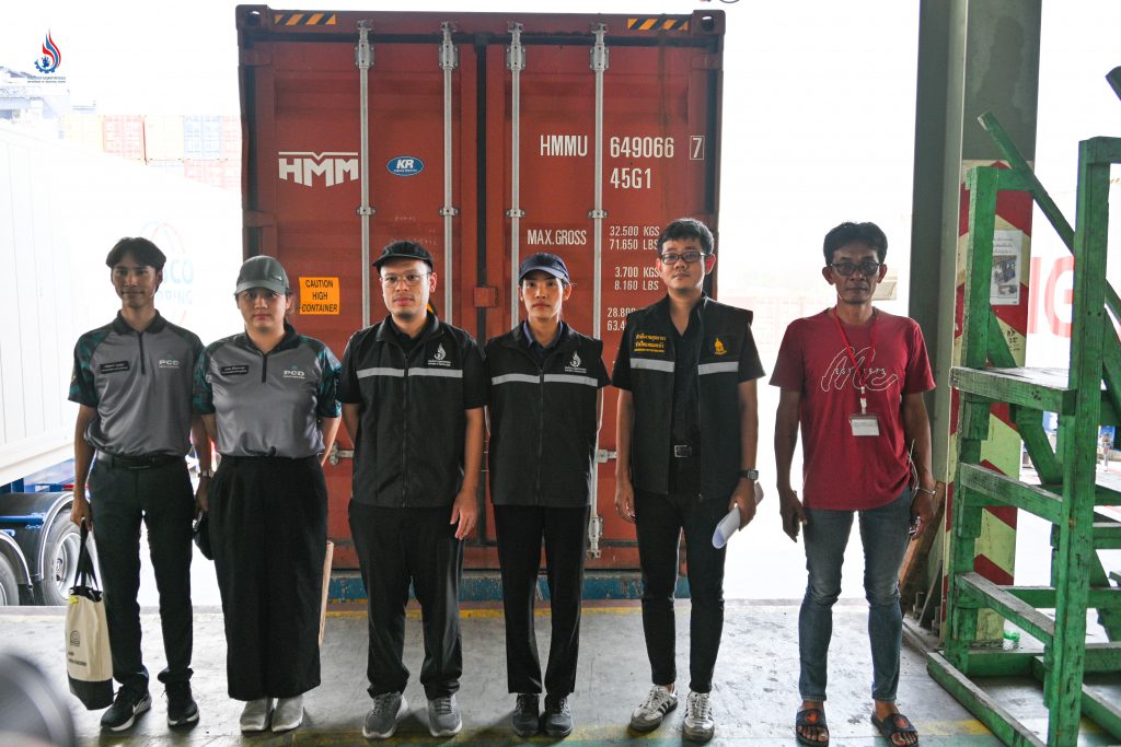 อธิบดีกรมโรงงานอุตสาหกรรม สั่งการให้เจ้าหน้าที่กองบริหารจัดการกากอุตสาหกรรม เร่งลงพื้นที่ท่าเรือแหลมฉบัง จังหวัดชลบุรี เพื่อตรวจสอบตู้สินค้าต้องสงสัยที่คาดว่าอาจเป็นการนำเข้าเศษโลหะปะปนขยะอิเล็กทรอนิกส์ (E-waste) 