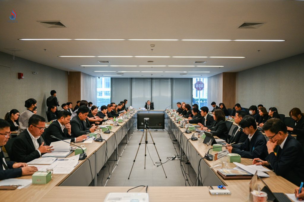 กรมโรงงานฯ ประชุมร่วมกับสำนักงานผู้ตรวจการแผ่นดิน เพื่อชี้แจงเรื่องร้องเรียนเลขดำ ที่ 2637/2568 กรณีหน่วยงานที่เกี่ยวข้องไม่ตรวจสอบและดำเนินการตามกฎหมายกับผู้นำเข้าตู้คอนเทนเนอร์ ซึ่งต้องสงสัยว่าจะมีการผสมขยะอิเล็กทรอนิกส์ ขยะพลาสติก และฝุ่นแดง เข้ามาในราชอาณาจักรโดยไม่ชอบด้วยกฎหมาย และไม่ดำเนินการกับผู้ประกอบการในเขตปลอดอากรที่ไม่ปฏิบัติตามกฎหมาย