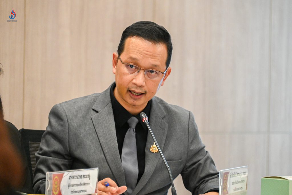 นายธีรทัศน์ อิศรางกูร ณ อยุธยา รองอธิบดีกรมโรงงานอุตสาหกรรม