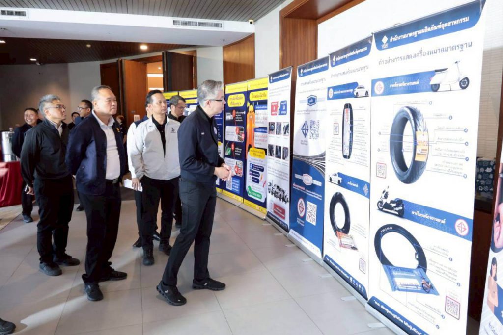 กลยุทธ์ “เช็ก ชัวร์ โทรแจ้ง” เมื่อพบความผิดปกติให้รายงานประสานมายังส่วนกลางทันที เพื่อขยายผลไปถึงต้นทางทั้งโรงงานผลิตและผู้นำเข้าอย่างเด็ดขาด