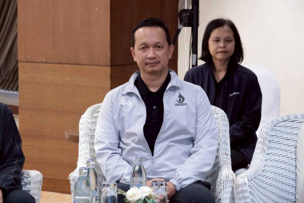 นายธีรทัศน์ อิศรางกูร ณ อยุธยา รองอธิบดีกรมโรงงานอุตสาหกรรม เข้าร่วมสัมมนา