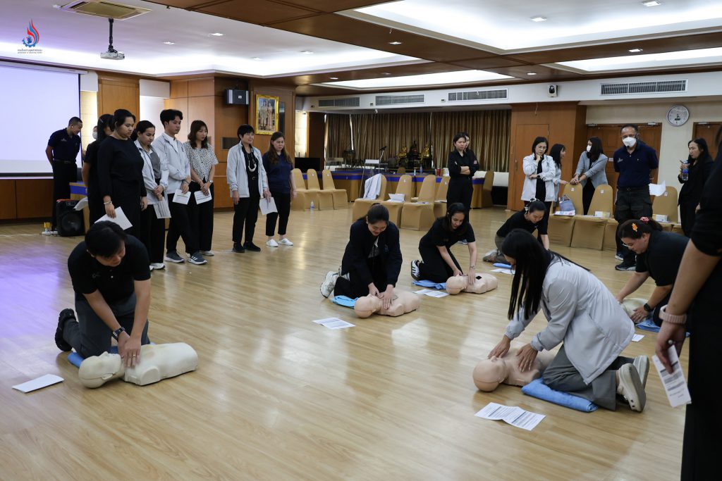 การช่วยฟื้นคืนชีพด้วยกดหน้าอก (CPR)