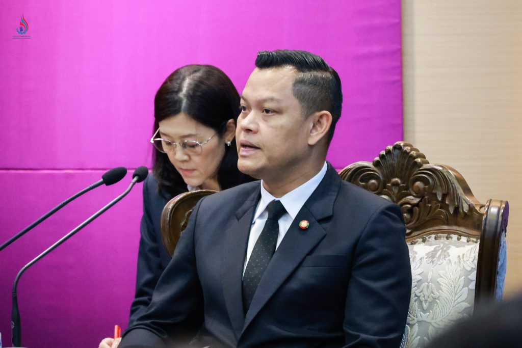 นายธนกร วังบุญคงชนะ รัฐมนตรีว่าการกระทรวงอุตสาหกรรม