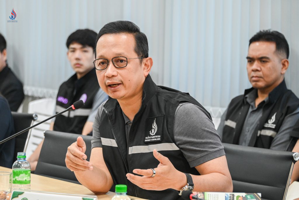 นายธีรทัศน์ อิศรางกูร ณ อยุธยา รองอธิบดีกรมโรงงานอุตสาหกรรม