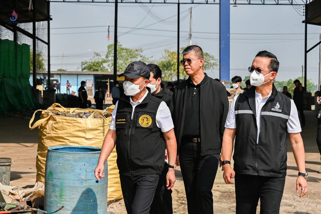 กรมโรงงานฯ ร่วมทัพจ่าเอก ยศสิงห์ ลงพื้นที่แปดริ้ว! สั่ง ม.37 แก้กลิ่นเหม็น “บ่อขยะหนามแดง” เร่งคืนลมหายใจสะอาดให้ชุมชน