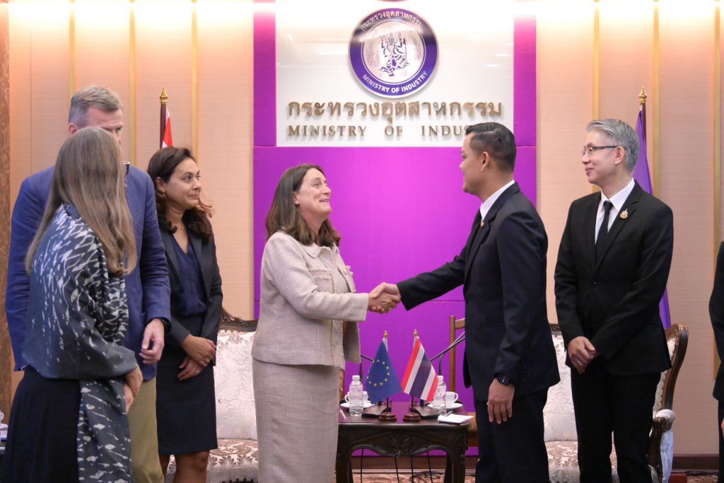 “รัฐมนตรีฯ ธนกร” เปิดกระทรวงอุตสาหกรรม ต้อนรับทูต EU