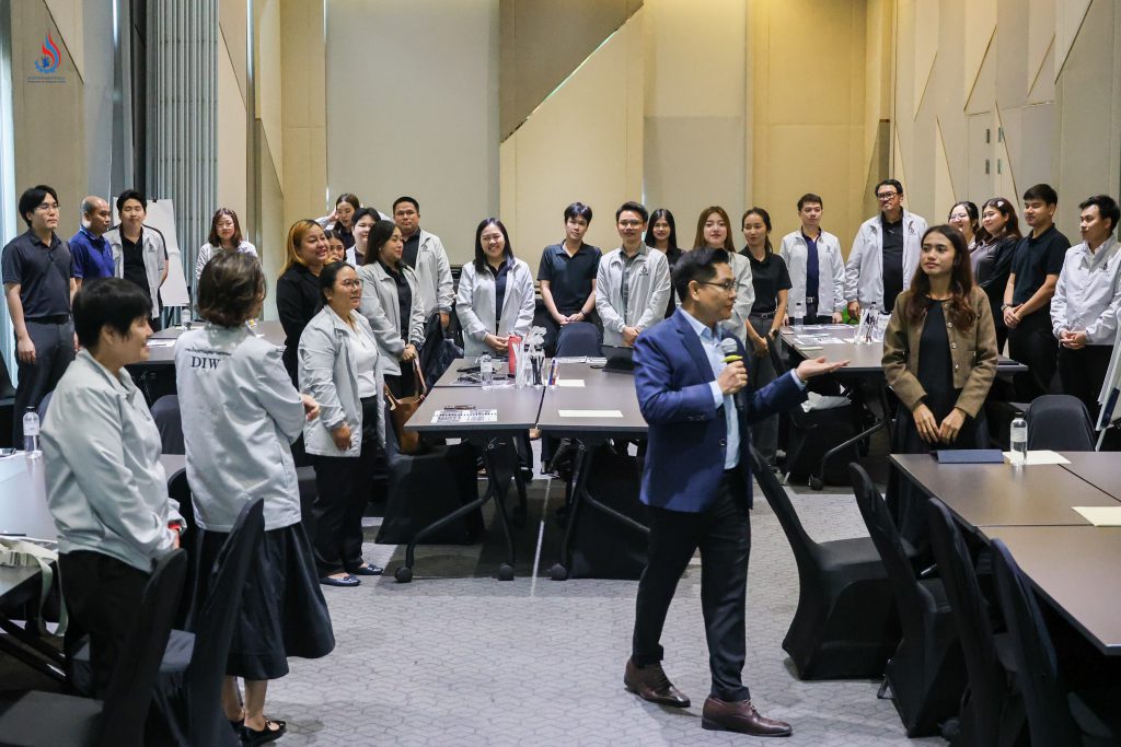 ดร.ยงยุทธ วรรณา ผู้อำนวยการสถาบันฝึกอบรมไอทีอาร์ซี เป็นวิทยากร