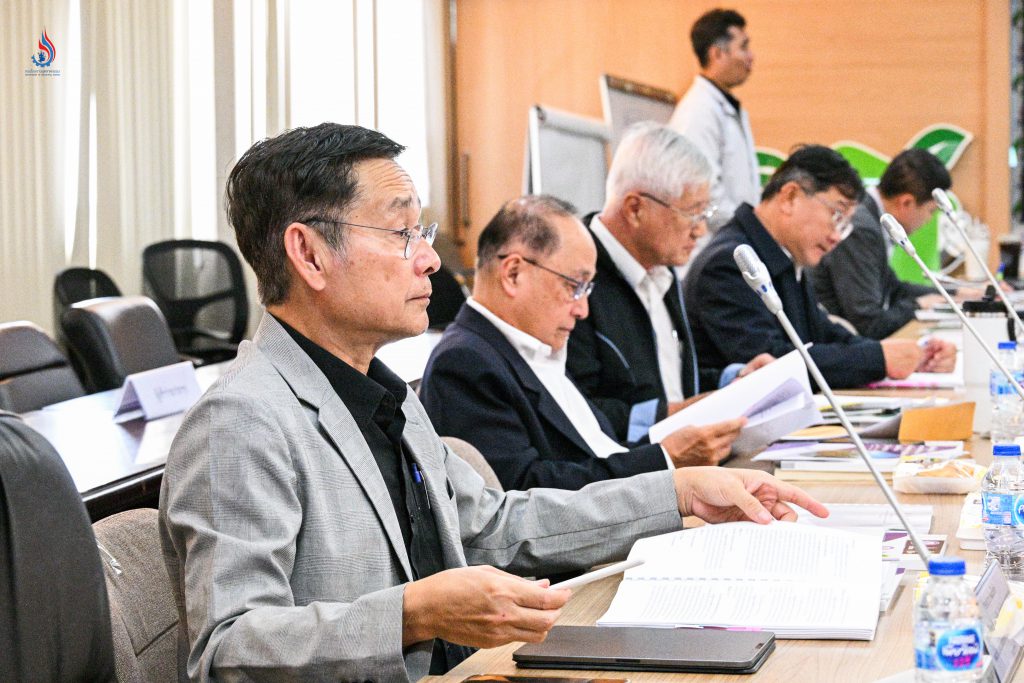 คณะกรรมการฯ ร่วมพิจารณากำหนดรูปแบบและวิธีการพัฒนากลุ่มอุตสาหกรรมที่ตั้งอยู่ในพื้นที่เมืองอุตสาหกรรมเชิงนิเวศ