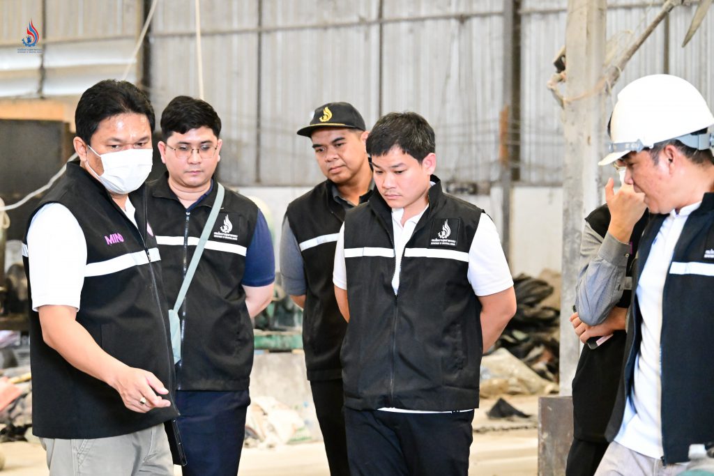 กรมโรงงานอุตสาหกรรมเตรียมระงับการรับสิ่งปฏิกูลหรือวัสดุที่ไม่ใช้แล้วในระบบการขออนุญาตและแจ้งการขนส่งกากอุตสาหกรรม ไม่ให้โรงงานรับกำจัดกากอุตสาหกรรมจนกว่าจะปรับปรุงแก้ไขแล้วเสร็จ ขณะที่สำนักงานอุตสาหกรรมจังหวัดสมุทรปราการสั่งให้โรงงานระงับการกระทำที่ฝ่าฝืนทันที และเร่งปรับปรุงแก้ไขการประกอบกิจการให้เป็นไปตามเงื่อนไขการอนุญาต