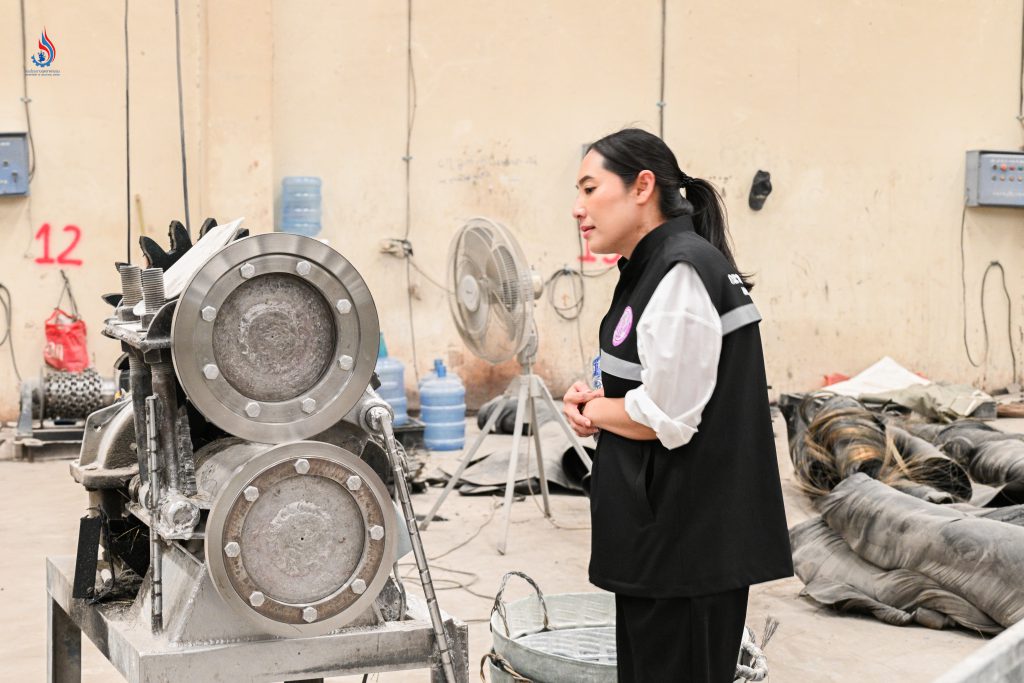 นางสาวพลอยลภัสร์ สิงห์โตทอง ที่ปรึกษารัฐมนตรีว่าการกระทรวงอุตสาหกรรม