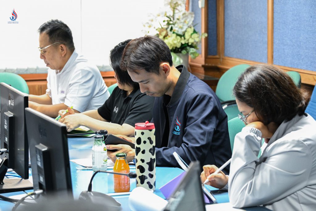 ที่ประชุมร่วมพิจารณาการต่ออายุสัญญาให้ใช้สิทธิดำเนินการบริหารและประกอบการศูนย์ฯ ซึ่งจะต้องดำเนินการล่วงหน้าอย่างน้อย 2 ปี ก่อนสัญญาเดิมจะสิ้นสุดลง