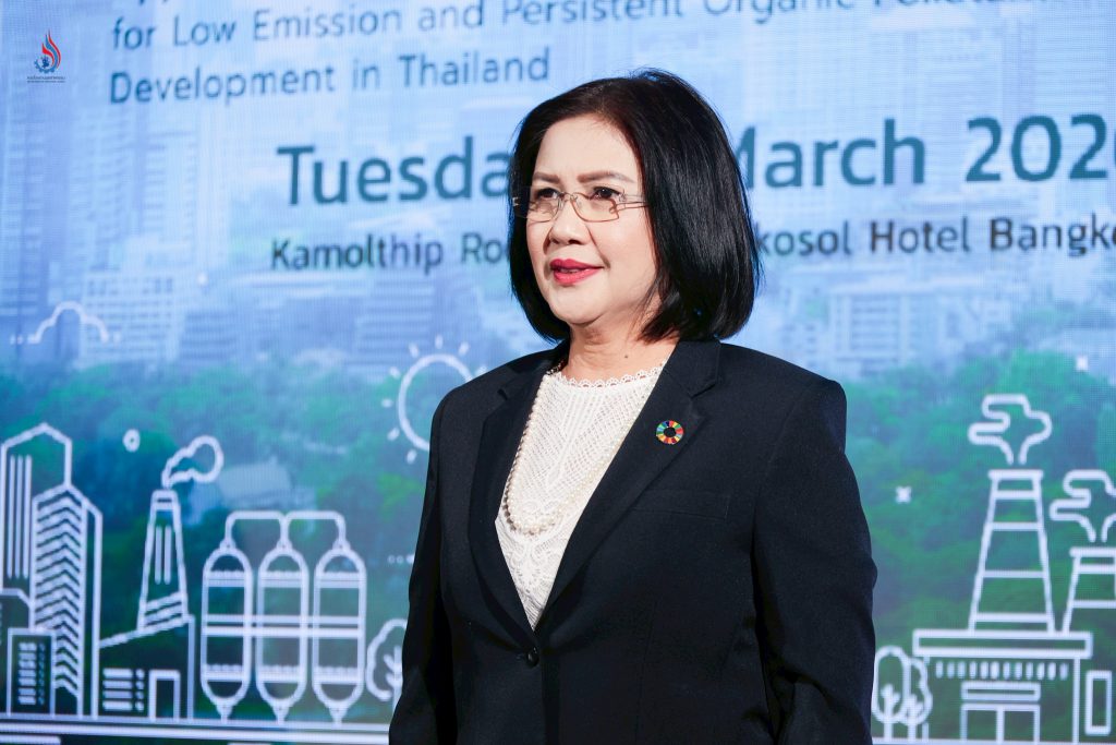 นางสาวอารยา ไสลเพชร รองอธิบดีกรมโรงงานอุตสาหกรรม ให้เกียรติเปิดการสัมมนาฯ พร้อมปาฐกถาพิเศษในหัวข้อ การยกระดับอุตสาหกรรมไทยผ่านแนวคิดเศรษฐกิจหมุนเวียน