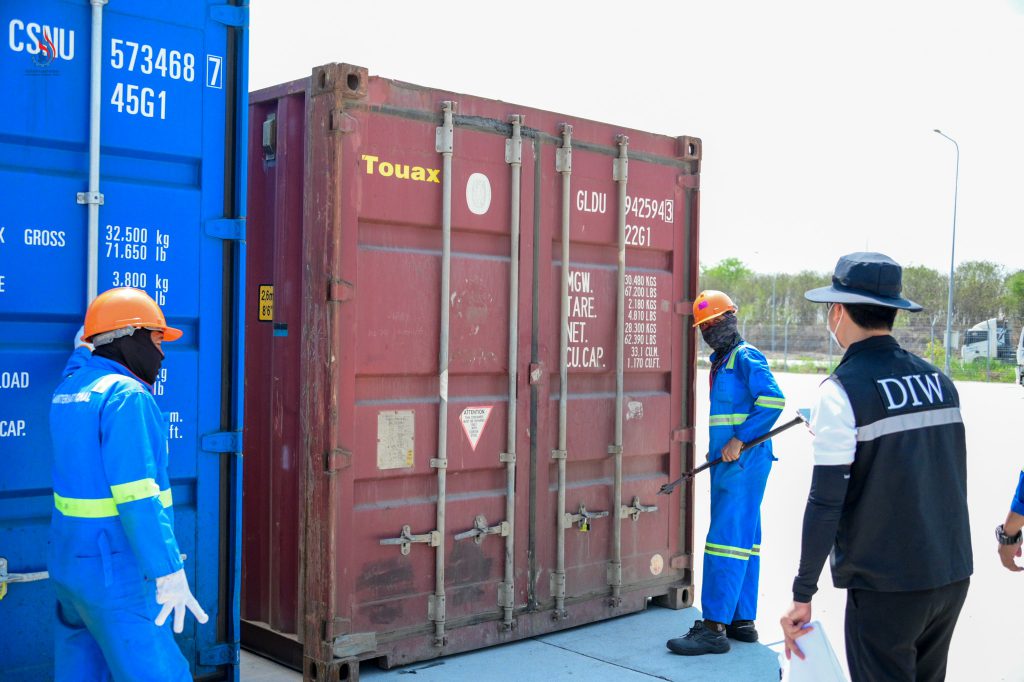 กรมโรงงานฯ ประสาน ศุลกากร ตรวจเข้มพบการนำเข้า “กากตัวเร่งปฏิกิริยาใช้แล้ว” 30 ตู้คอนเทนเนอร์ ส่อแววสำแดงเท็จเป็นแร่