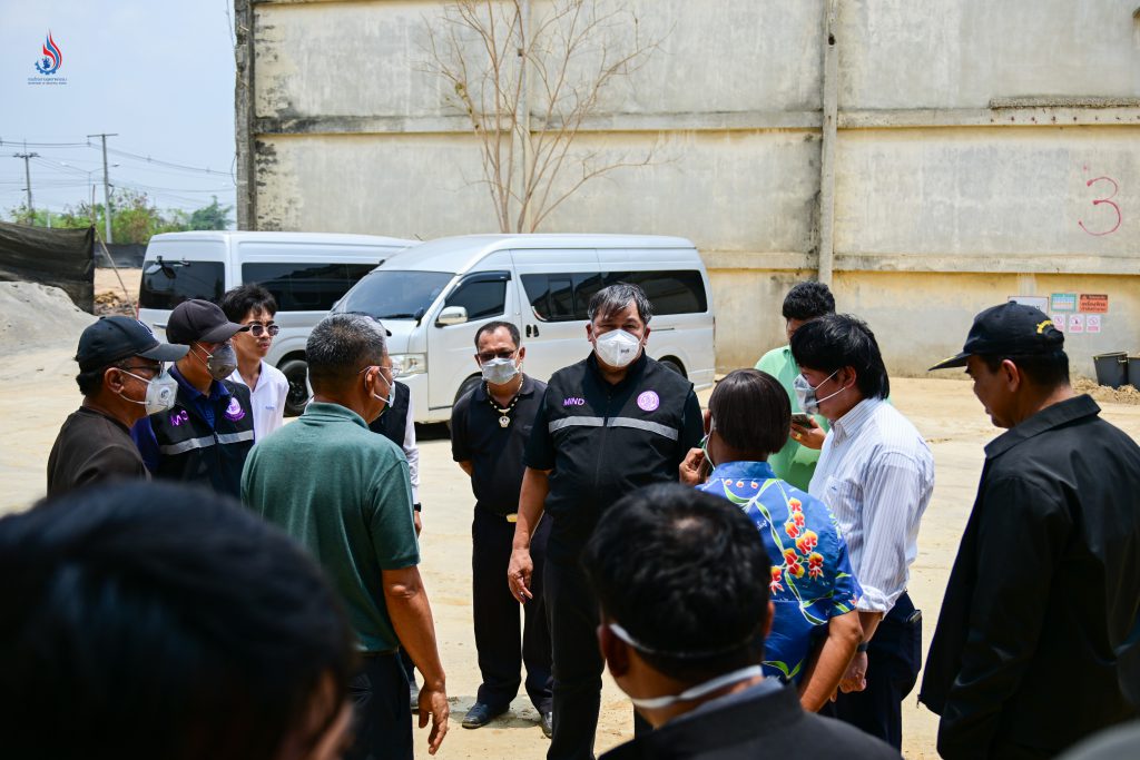 นายสุนทร แก้วสว่าง รองปลัดกระทรวงอุตสาหกรรม นำทีมลงพื้นที่