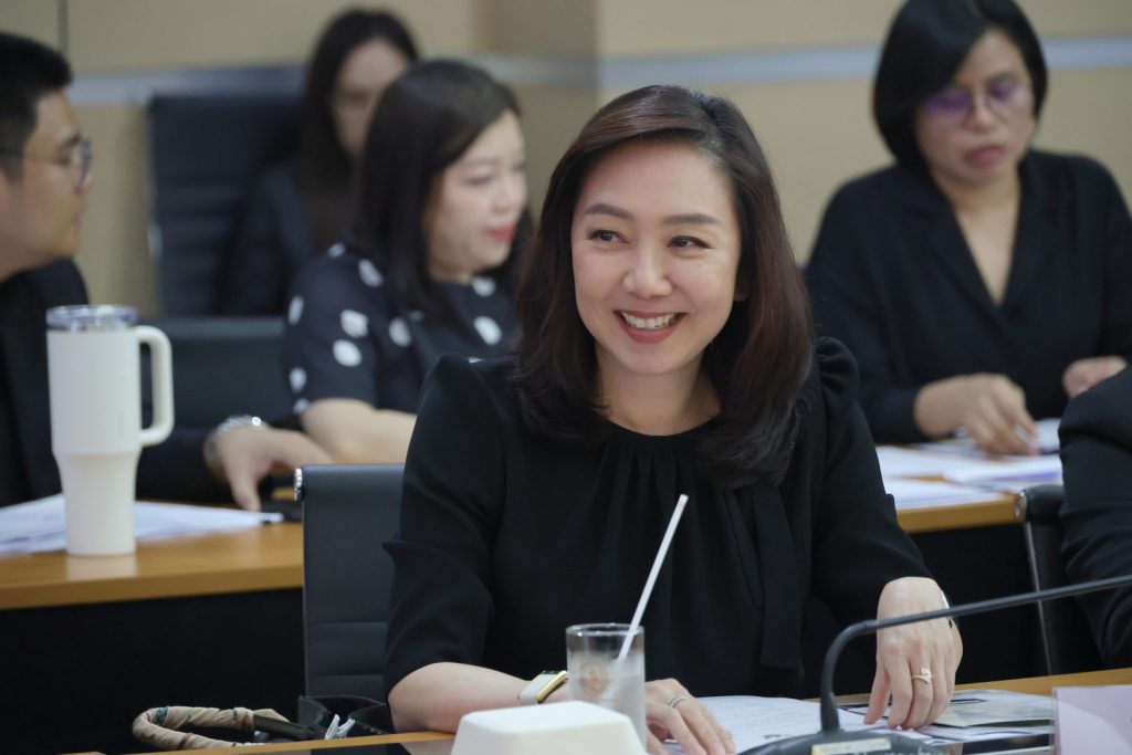นางสาวประนิอร เตียวตรานนท์ ที่ปรึกษาสำนักงบประมาณ ให้ข้อเสนอแนะและบูรณาการแนวทางการจัดทำงบประมาณ