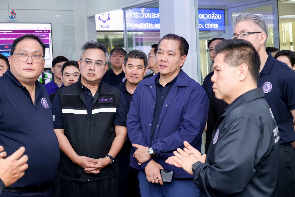 คณะผู้บริหารฯ รับฟังบรรยายสรุปภาพรวมการบริหารจัดการท่าเรืออุตสาหกรรมมาบตาพุด รวมถึงแนวทางการพัฒนาโครงสร้างพื้นฐานด้านโลจิสติกส์และการขนส่งทางทะเลสำหรับรองรับการเติบโตของภาคอุตสาหกรรม