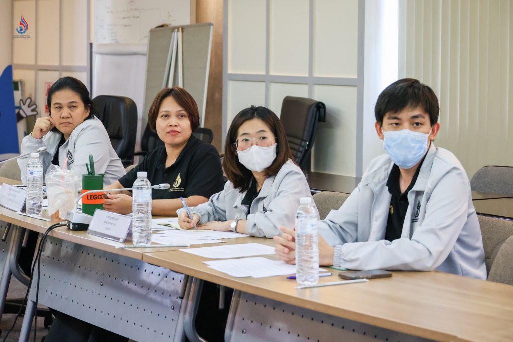 ที่ประชุมได้ร่วมพิจารณาตรวจสอบเอกสารหลักฐาน ในการเทียบระดับการรับรองอุตสาหกรรมสีเขียว ระดับที่ 4: วัฒนธรรมสีเขียว (Green Culture) ของผู้ยื่นคำขอ จำนวน 15 ราย