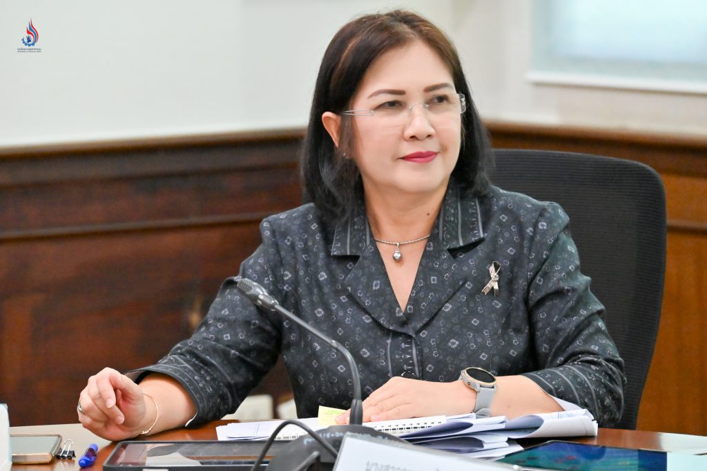 นางสาวอารยา ไสลเพชร รองอธิบดีกรมโรงงานอุตสาหกรรม