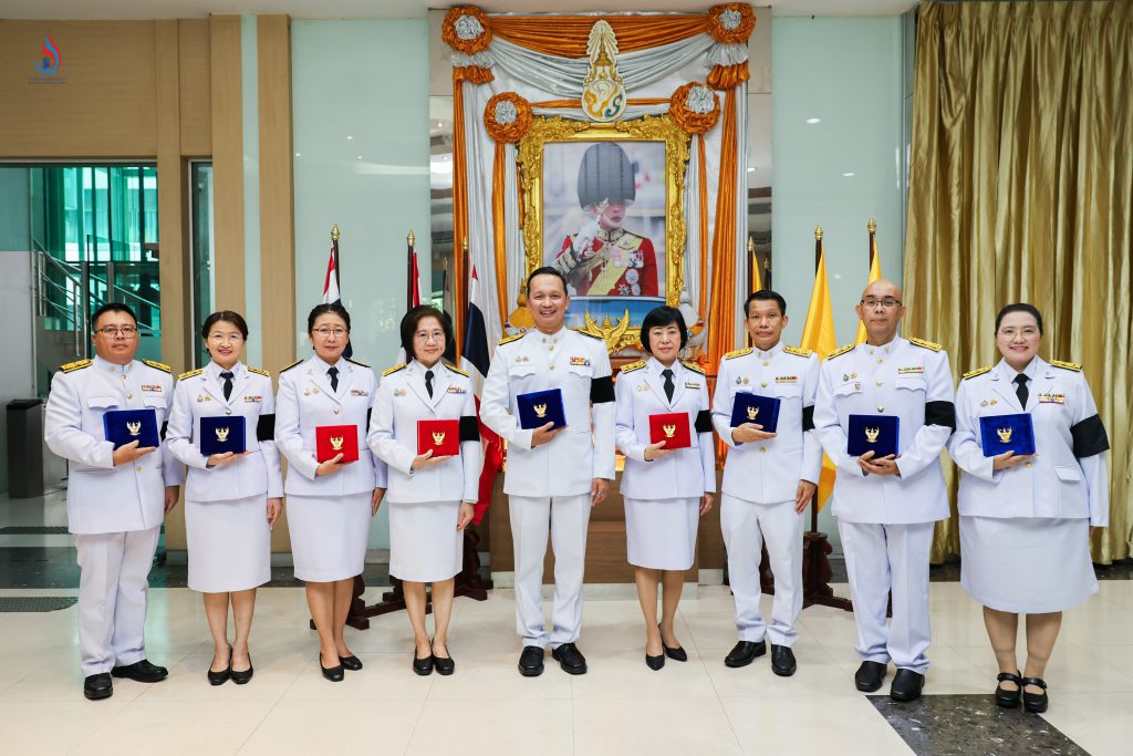 นายธีรทัศน์ อิศรางกูร ณ อยุธยา รองอธิบดีกรมโรงงานอุตสาหกรรม พร้อมด้วยผู้บริหารและเจ้าหน้าที่กรมโรงงานอุตสาหกรรม