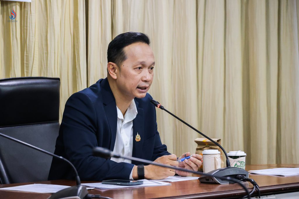 นายธีรทัศน์ อิศรางกูร ณ อยุธยา รองอธิบดีกรมโรงงานอุตสาหกรรม