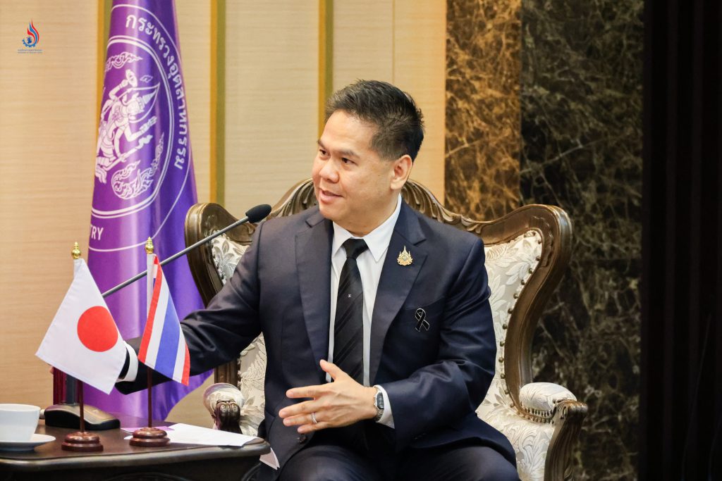 นายวราวุธ ศิลปอาชา รัฐมนตรีว่าการกระทรวงอุตสาหกรรม