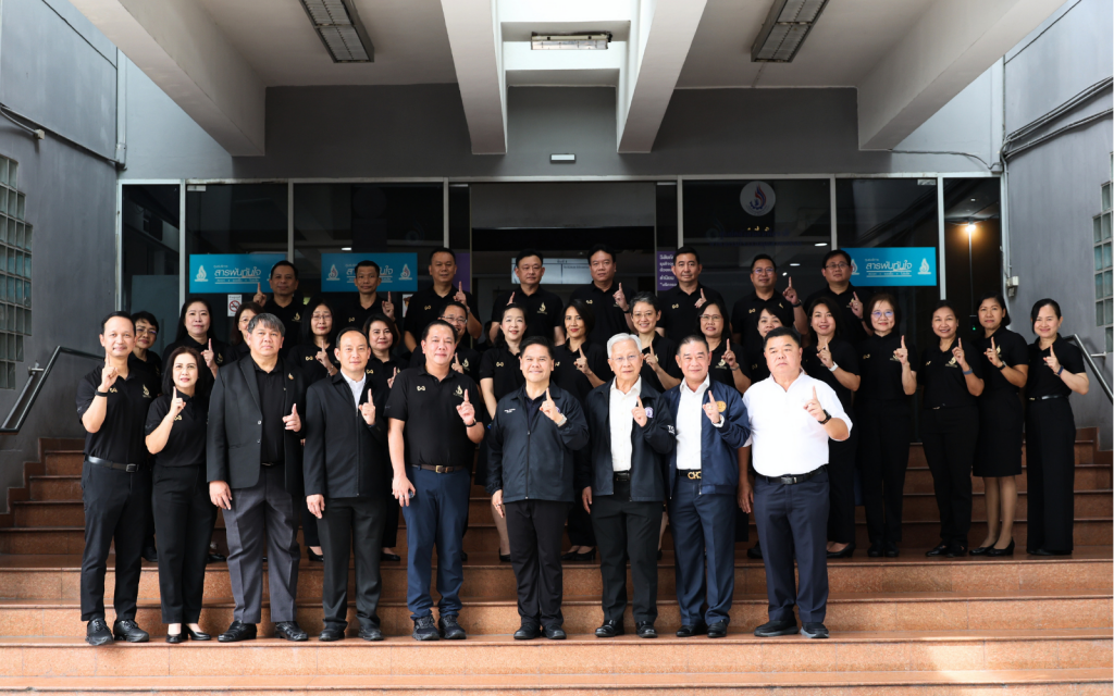 นายวราวุธ เปิดเผยว่า กรอ. มีบทบาทสำคัญอย่างยิ่งในการร่วมสร้างความเชื่อมั่นต่อภาคประชาชน ผู้ประกอบการ และนักลงทุน โดยได้เน้นย้ำแนวทางนโยบาย “ONE MIND: อุตสาหกรรมหนึ่งเดียว”
