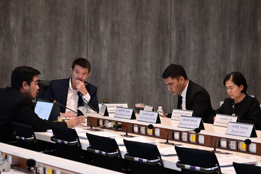 ที่ประชุมมีข้อคิดเห็นให้ กรอ. พิจารณาดำเนินการตามกฎหมายที่เกี่ยวข้องอย่างเด็ดขาด รวมถึงตรวจสอบโรงงานผู้ก่อกำเนิดของเสีย (Waste Generator) ที่เป็นต้นทางของซากตู้เย็น