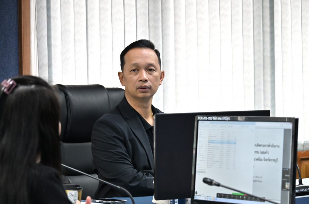 นายธีรทัศน์ อิศรางกูร ณ อยุธยา รองอธิบดีกรมโรงงานอุตสาหกรรม