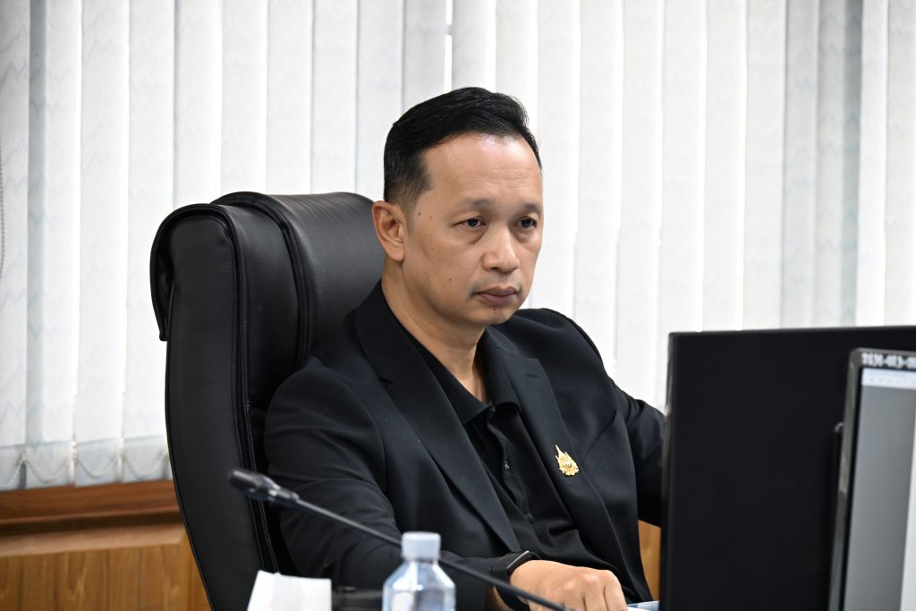 นายธีรทัศน์ อิศรางกูร ณ อยุธยา รองอธิบดีกรมโรงงานอุตสาหกรรม