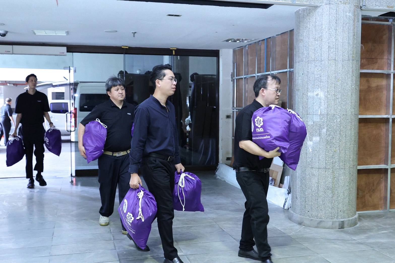 รวบรวมและส่งต่อไปยังศูนย์อุตสาหกรรมรวมใจ จังหวัดลำปาง สำหรับนำไปช่วยเหลือและบรรเทาความเดือดร้อนในเบื้องต้นให้แก่ผู้ประสบอุทกภัยที่จังหวัดน่าน