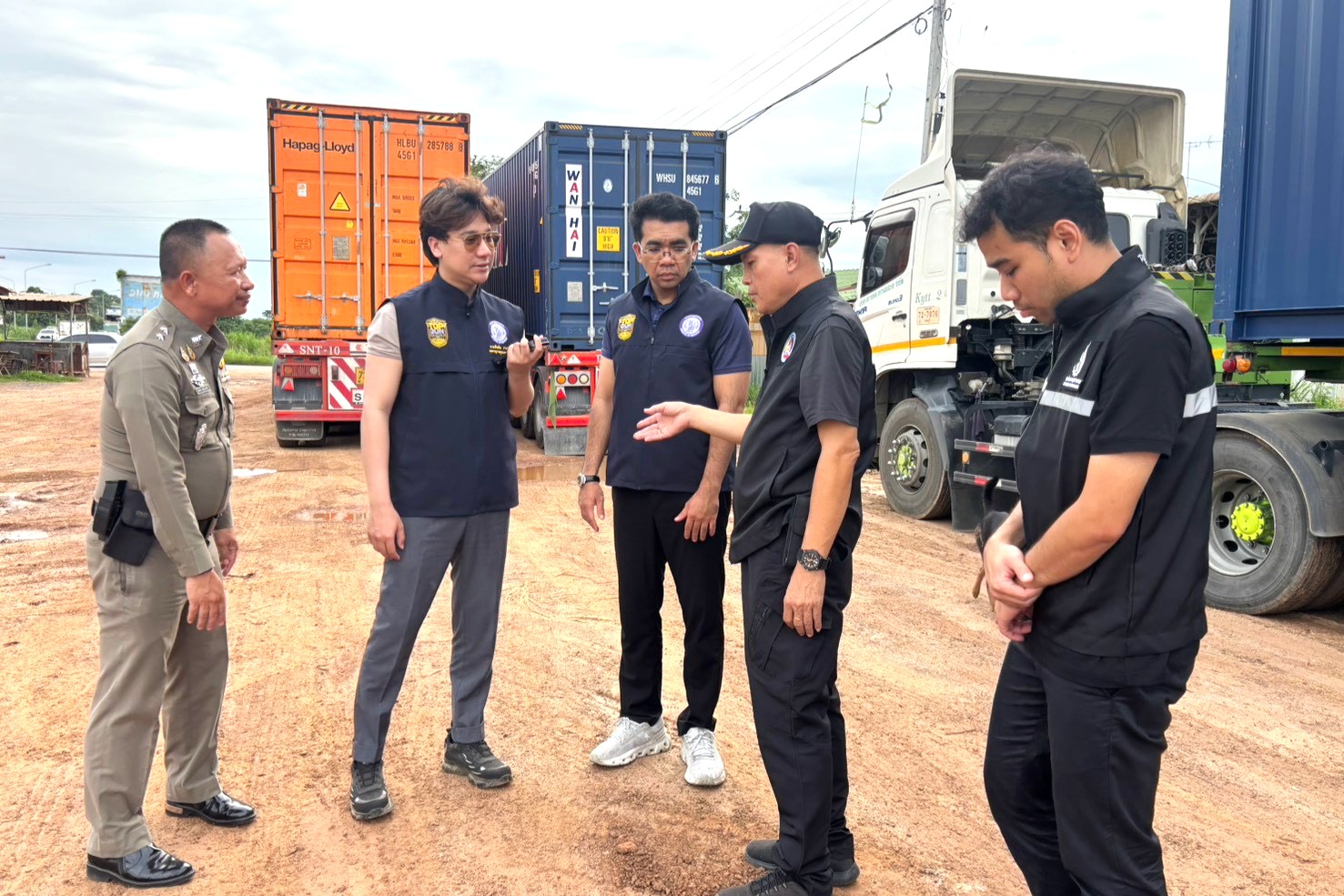 ลงพื้นที่ตรวจสอบรถบรรทุกบนถนนหมายเลข 331 หมู่ 7 ตำบลหนองแหน อำเภอพนมสารคาม จังหวัดฉะเชิงเทรา