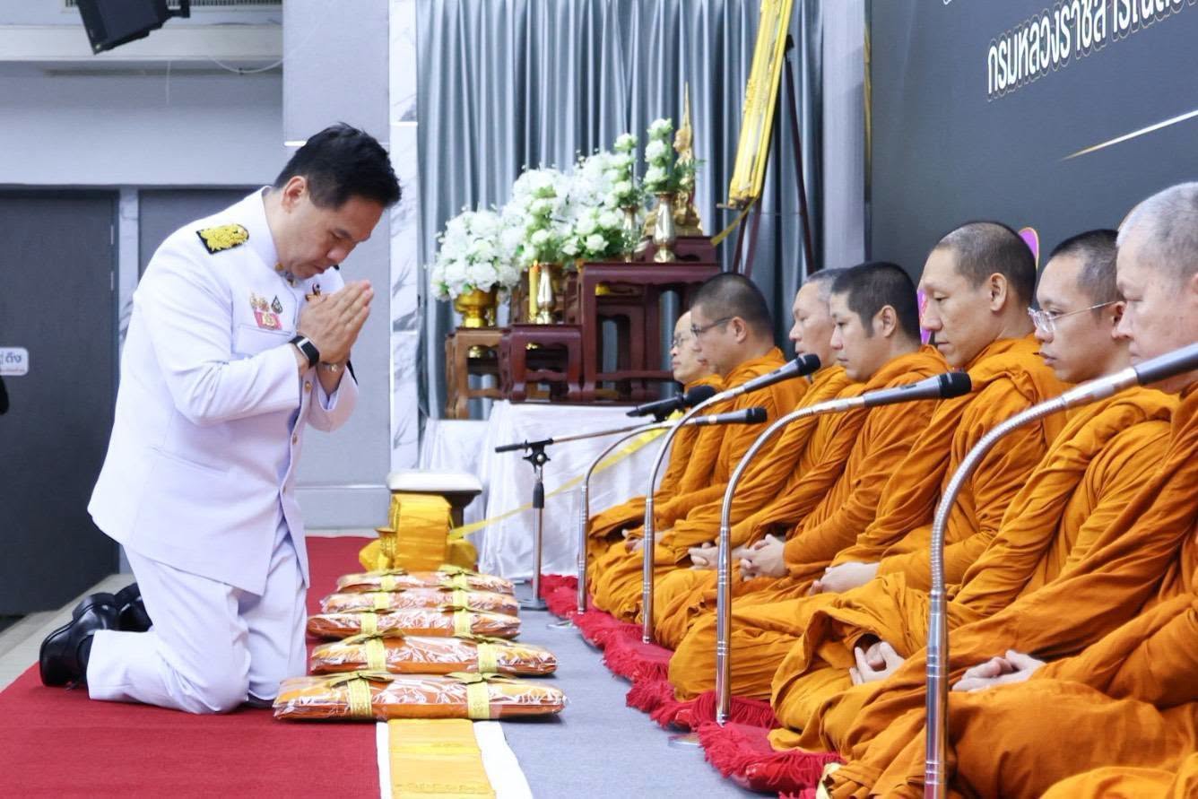 นายวราวุธ ศิลปอาชา รัฐมนตรีว่าการกระทรวงอุตสาหกรรม เป็นประธานในพิธี