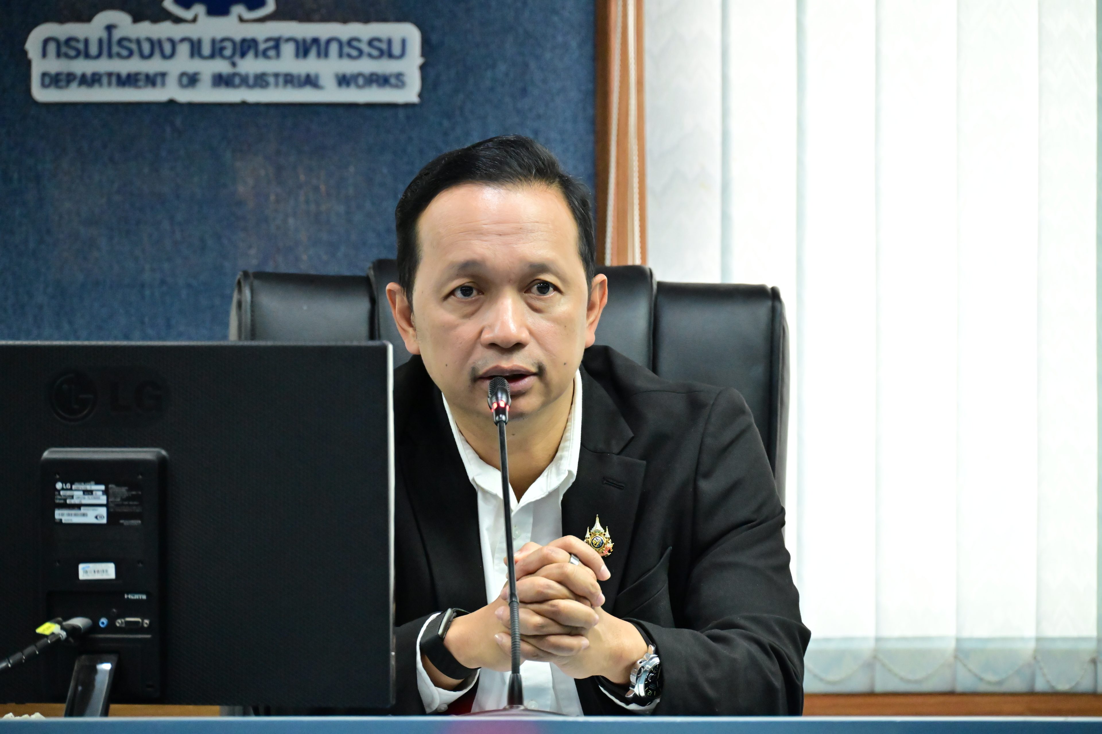 นายธีรทัศน์ อิศรางกูร ณ อยุธยา รองอธิบดีกรมโรงงานอุตสาหกรรม
