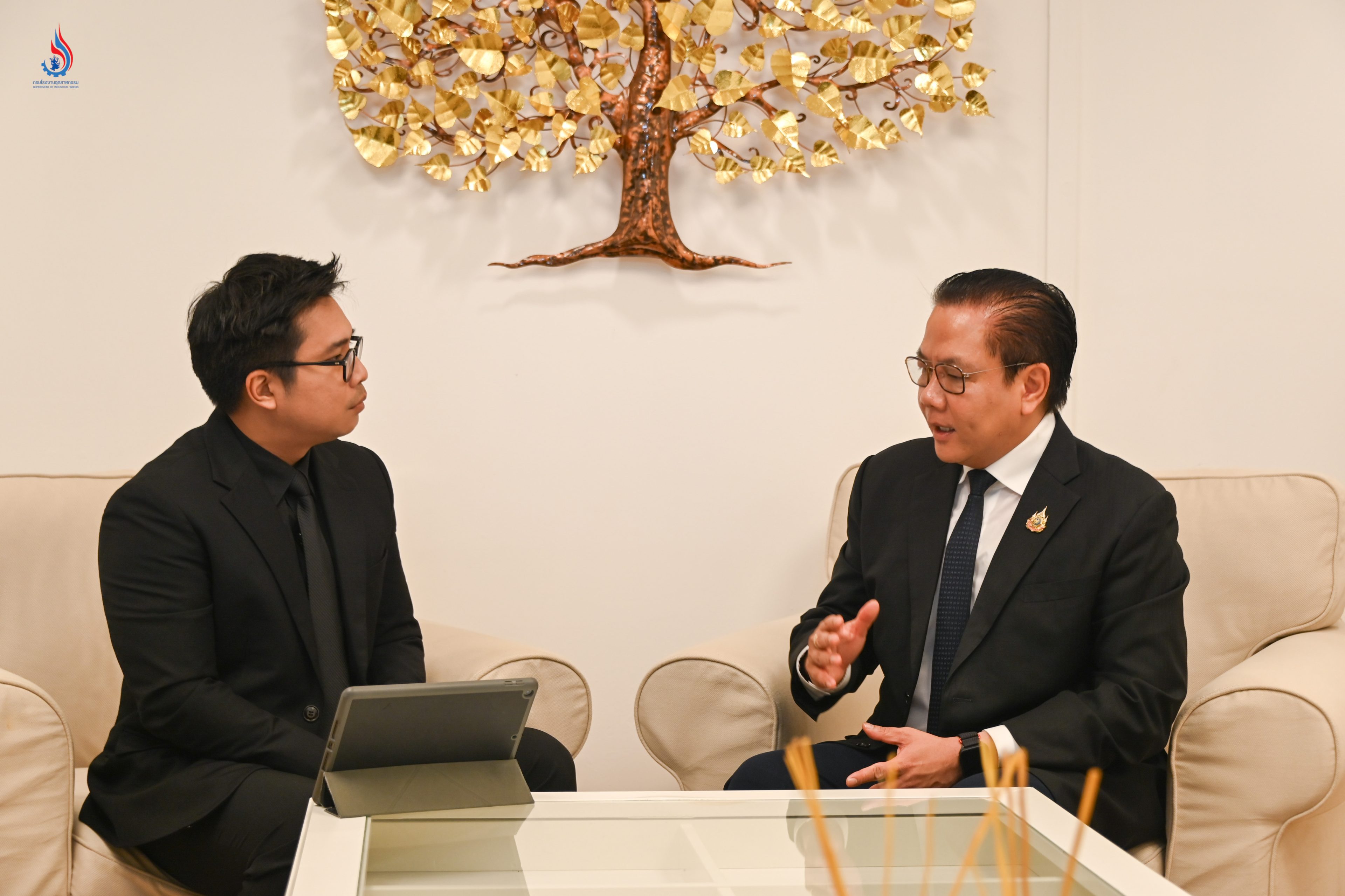 ขอเชิญติดตามรับชมการให้สัมภาษณ์ของ นายพรยศ กลั่นกรอง อธิบดีกรมโรงงานอุตสาหกรรม ในรายการ “กะเทาะเปลือกคอร์รัปชัน” โดยมี นายจักรพันธ์ จักรพล เป็นผู้ดำเนินรายการ ทางสถานีโทรทัศน์ NBT