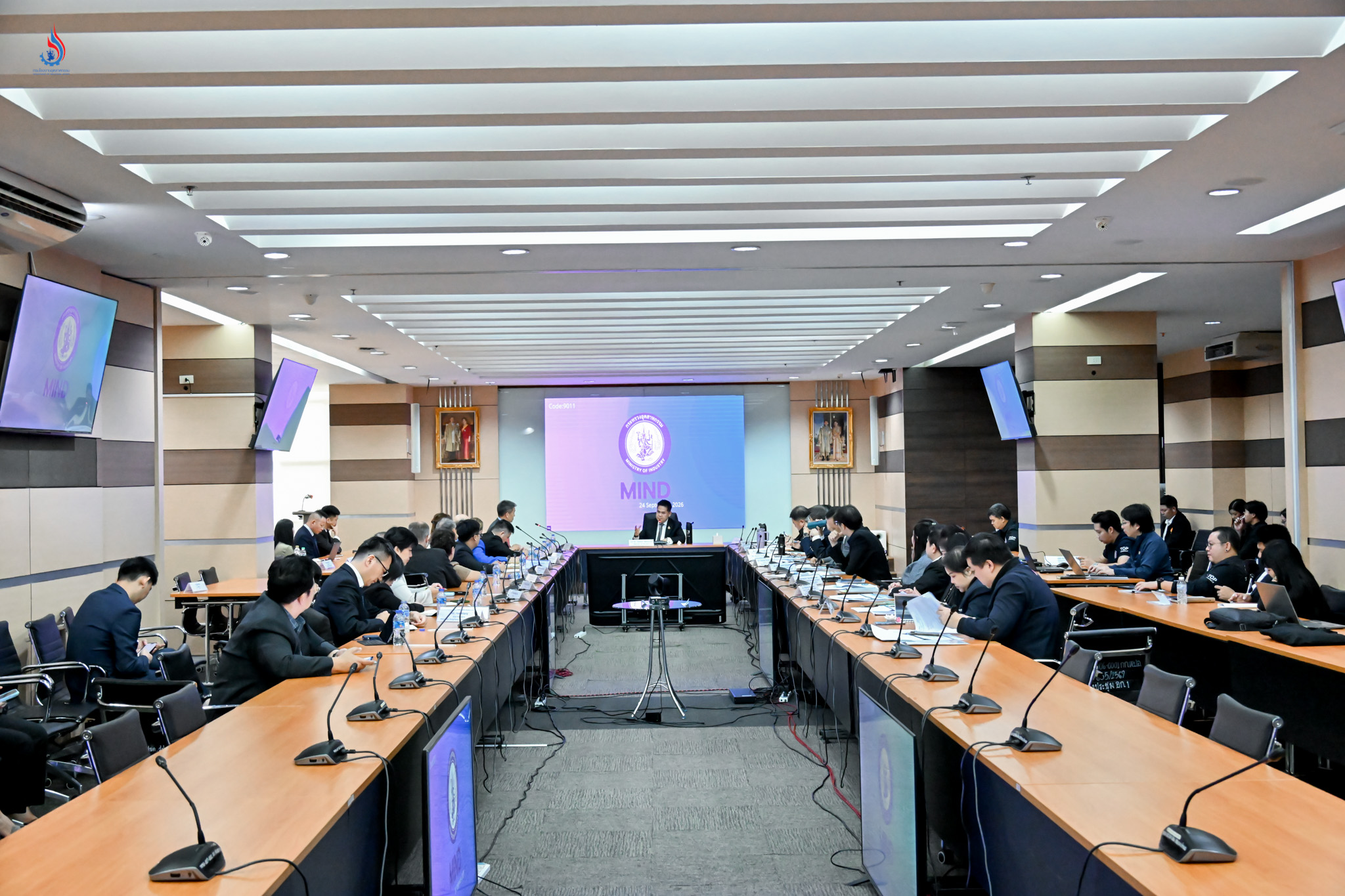 รัฐมนตรีว่าการกระทรวงอุตสาหกรรม ให้คณะผู้บริหารระดับสูงจากบริษัท Green Gen Innovations (GGI) และบริษัท Contemporary Amperex Technology Co., Limited (CATL) เข้าพบ ณ สำนักงานปลัดกระทรวงอุตสาหกรรม