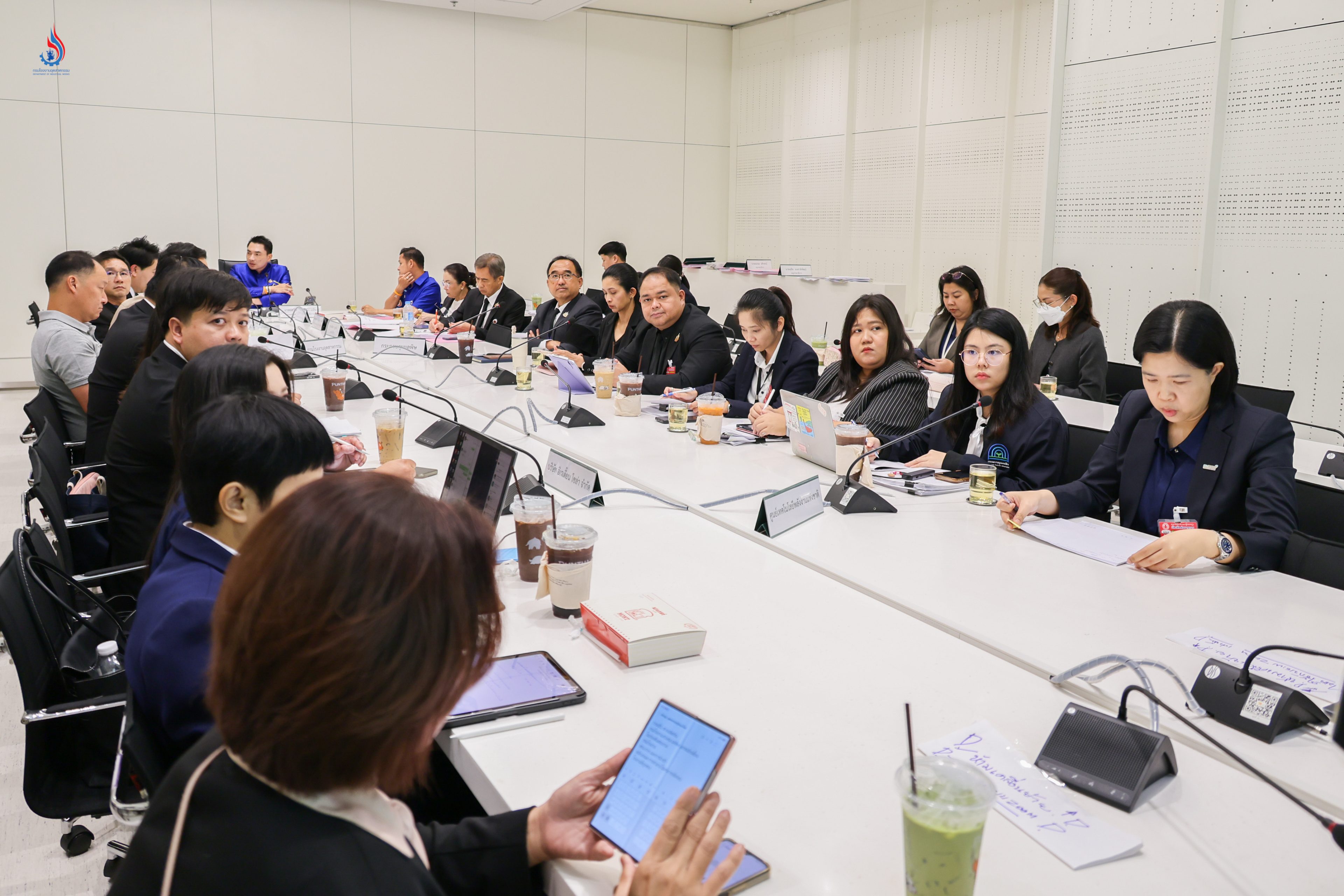 ร่วมเสนอแนวทางขับเคลื่อนเชิงนโยบายเพื่อปิดช่องว่างการจัดการซากแผงเซลล์แสงอาทิตย์