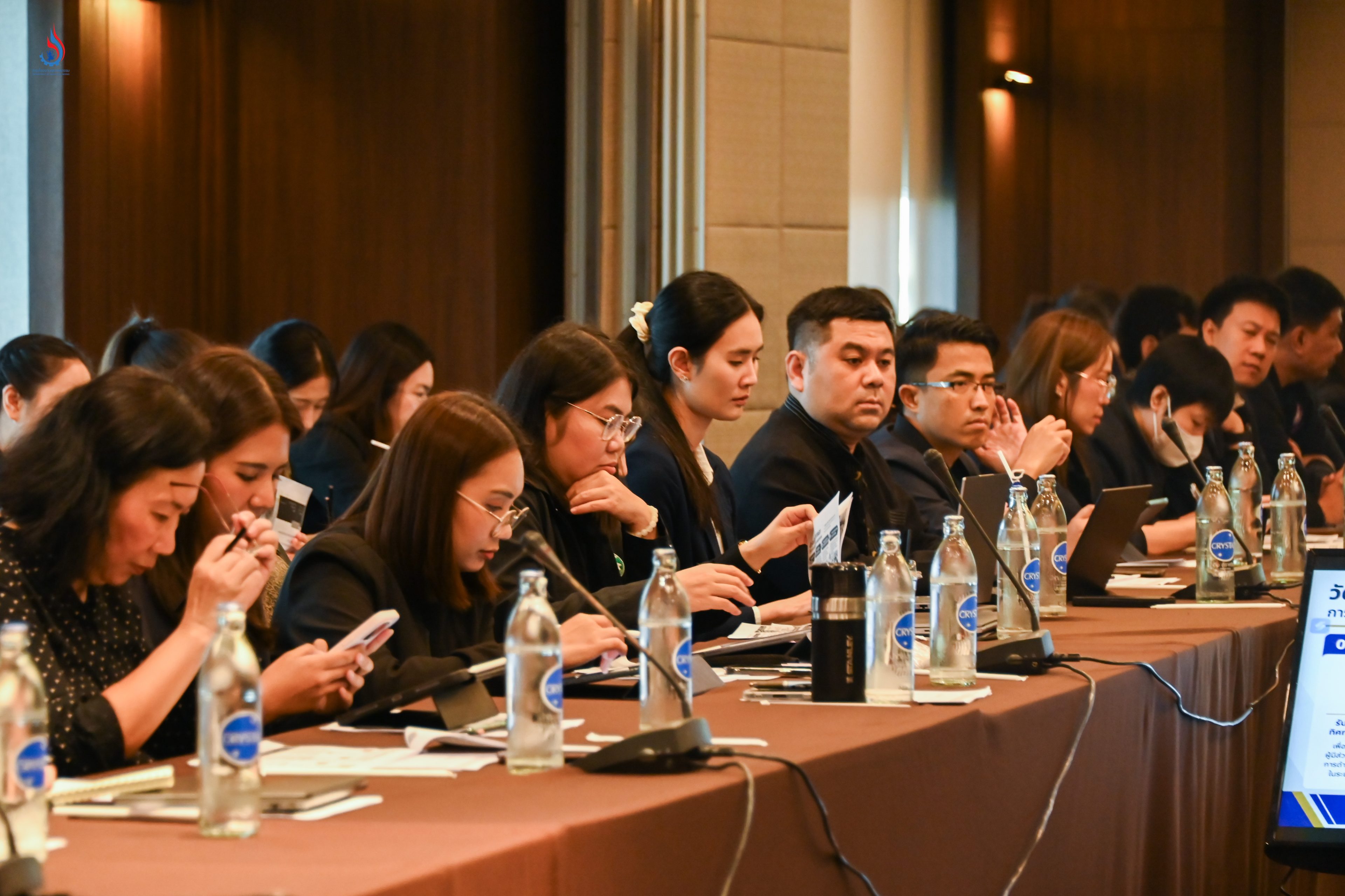 การประชุม Focus Group ในครั้งนี้ ได้นำเสนอหัวข้อ “บริบท แนวโน้ม Foresight และความท้าทายของภาคอุตสาหกรรมในอนาคต” โดย สปร. พร้อมเปิดเวทีอภิปรายแลกเปลี่ยนความคิดเห็นกลุ่มย่อย